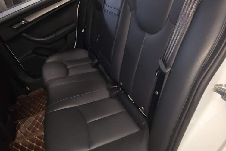 Used Roewe 360 2015 1.5L Automatic Luxury Edition
