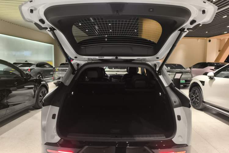 Used Zeekr 7X 2025 100 kWh Long-Range Rear-Wheel Drive with Intelligent Driving Features