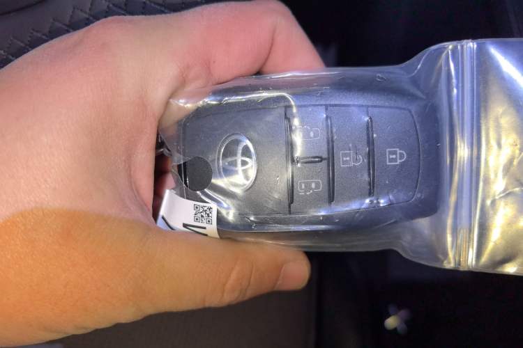 Used Toyota Granvia 2026 Model 2.5L Hybrid Comfort Edition