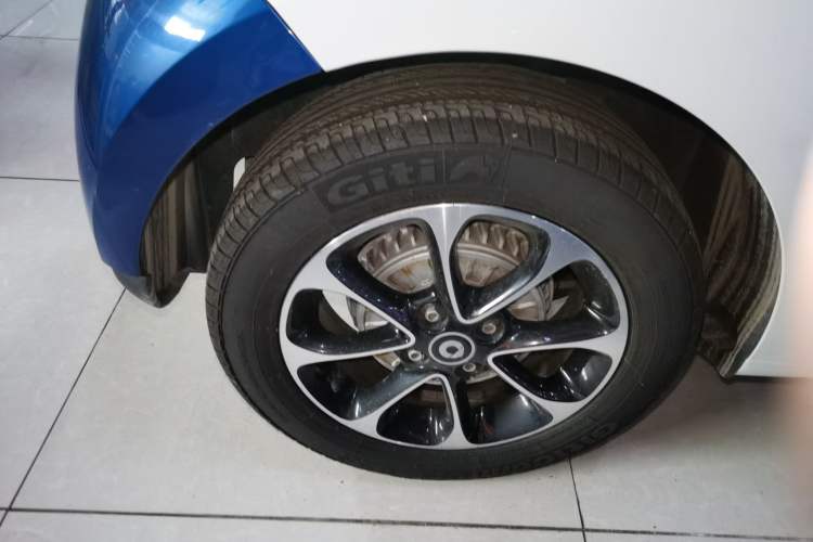 Used  forfour 2016 1.0L 52 kW Passion Edition
