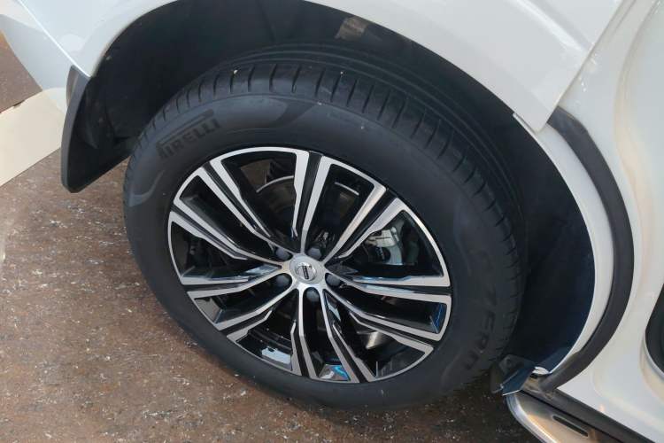 Used Volvo XC60 2022 B5 4x4 Smart Luxury Edition