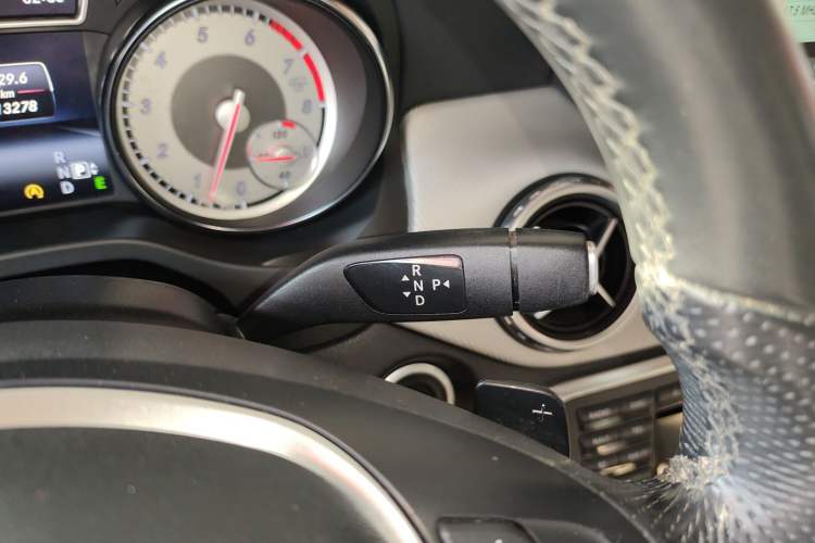 Used Mercedes-Benz GLA 2015 GLA 200 Fashion Model
