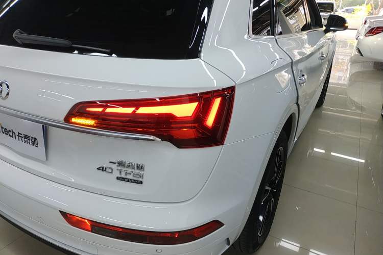 Used Audi Q5L 2022 40T Fashionable and Dynamic Model
