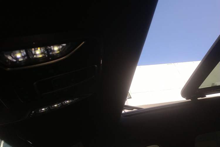 Used GAC Trumpchi GS8 2022 Linghang Series 2.0 TGDI Two-Wheel-Drive Luxury Smart Connectivity Version (7 Seats)