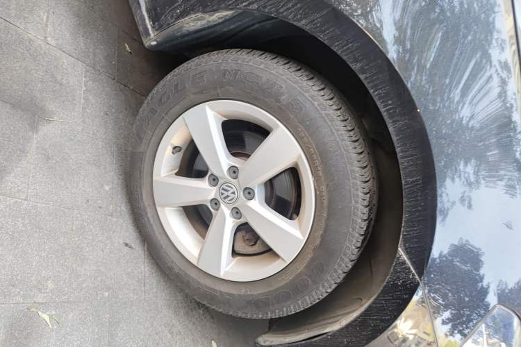 Used Volkswagen Lavida 2015 1.6L Manual Fashion Edition
