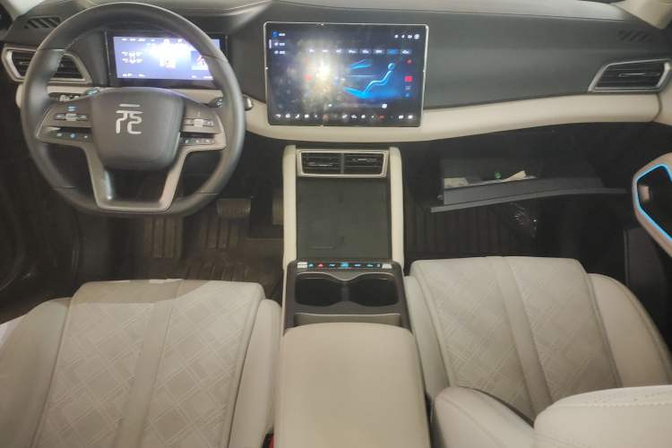 Used BYD Yuan UP 2025 Intelligent Driving Version 401 km Beyond-Range Edition
