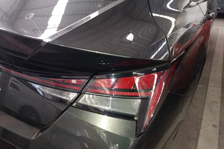 Used Hyundai Elantra 2023 1.5L CVT LUX Prestige Edition
