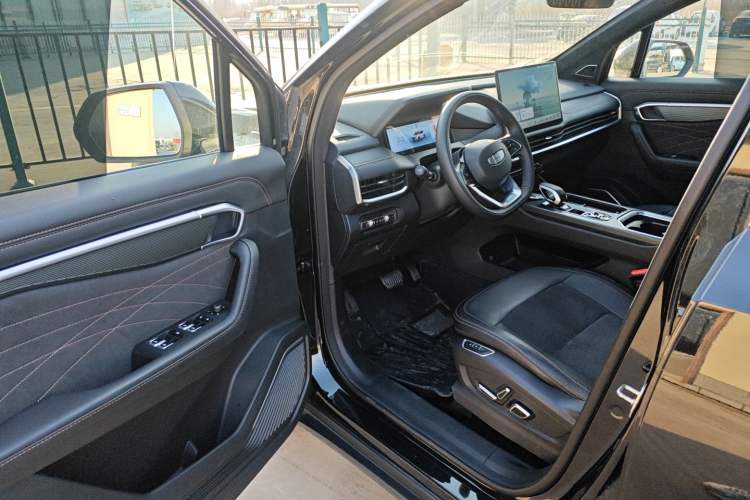 Used Geely Auto Haoyue L 2025 2.0T DCT Luxury Edition