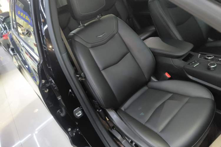 Used Cadillac XT5 2022 2.0T Two-Wheel Drive Luxury Version
