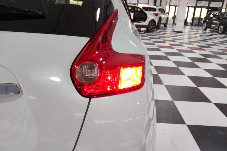 Used Infiniti ESQ 2014 1.6L Spontaneous Edition
