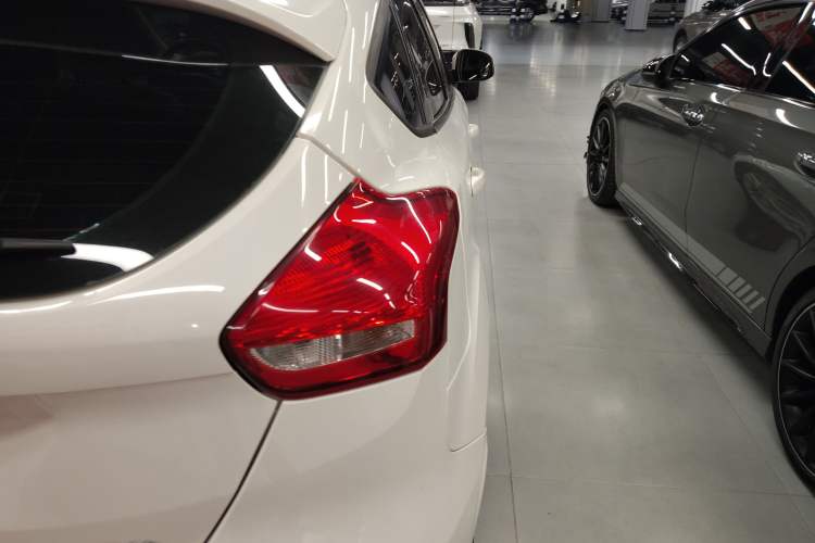 Used Ford Focus 2015 Hatchback 1.6L Automatic Fashion Edition