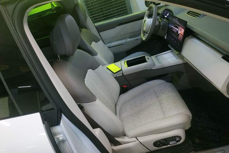 Used Zeekr 7X 2025 75 kWh Rear-Wheel Drive Intelligent Driving Version