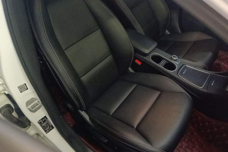 Used Mercedes-Benz GLA 2015 GLA 220 4MATIC Fashion Model