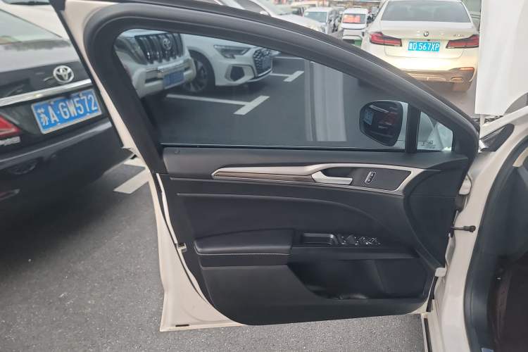 Used Ford Mondeo 2017 EcoBoost 200 Stylish Model
