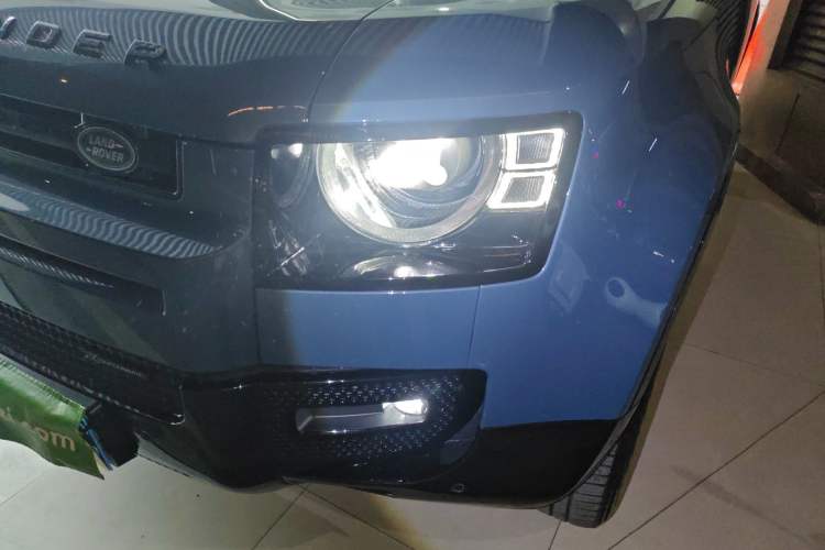 Used Land Rover Defender 2022 90 2.0T P300 X-DYNAMIC HSE
