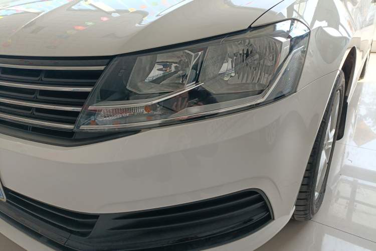 Used Volkswagen Lavida 2017 1.6L Manual Fashion Edition
