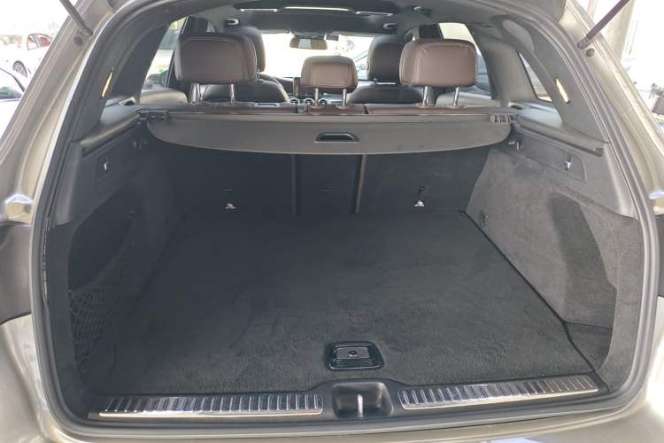 Used Mercedes-Benz GLC 2019 GLC 300 L 4MATIC Dynamic Model
