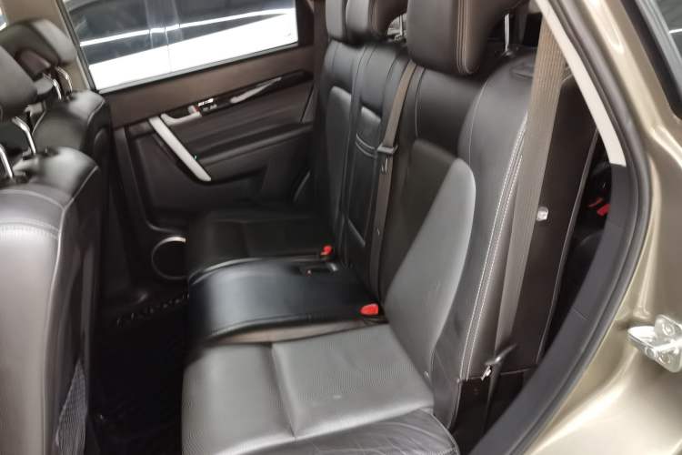 Used Chevrolet Captiva 2015 2.4L 4x4 Flagship Edition 7-Seater
