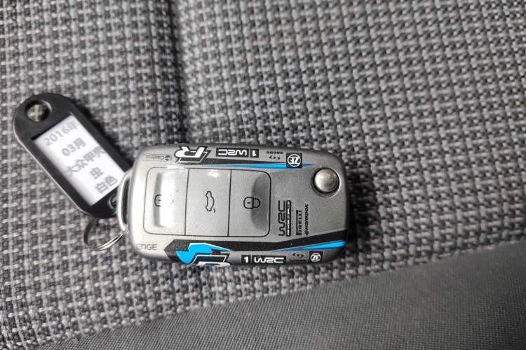 Used Volkswagen Beetle 2015 180TSI model
