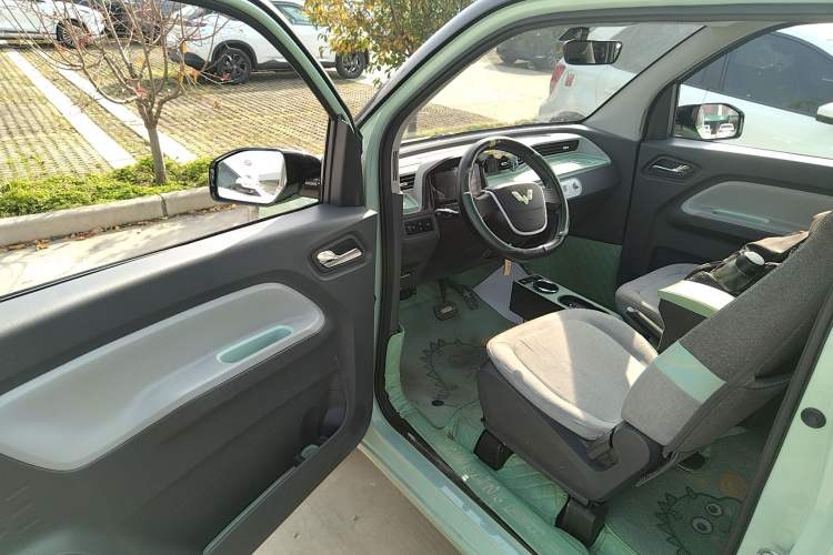 Used Wuling Hongguang MINIEV 2022 Macaron Fashion Model Lithium Iron Phosphate
