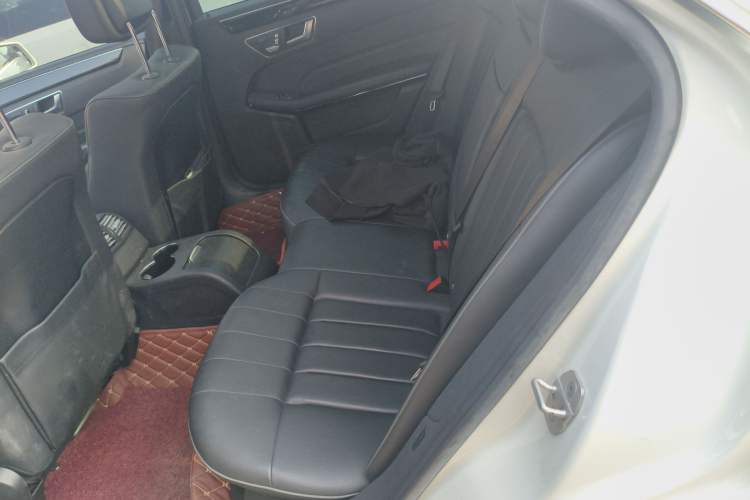 Used Mercedes-Benz E-Class 2015 E 260 L Sport & Fashion Model
