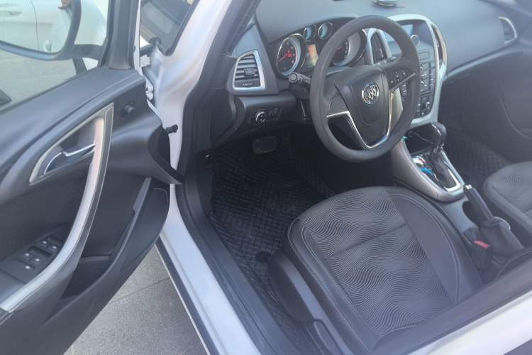 Used Buick GT 2014 XT 1.6L Automatic Fashion Edition
