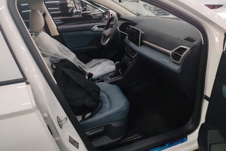 Used Volkswagen Tharu 2023 300TSI Two-Wheel-Drive Moonlight Edition
