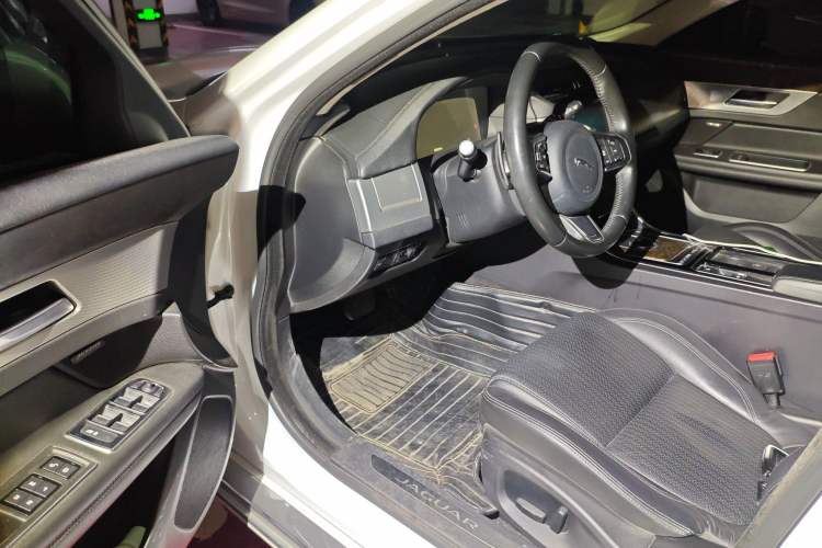 Used Jaguar XFL 2018 XFL 2.0T 250 PS Luxury Edition