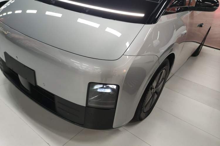 Used Li Auto MEGA 2024 Ultra Model
