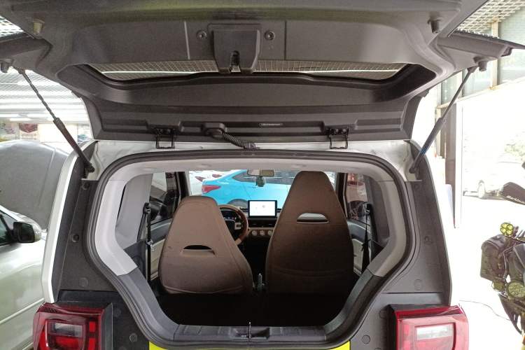 Used Chery QQ Ice Cream 2024 Youth Edition 205km Milkshake