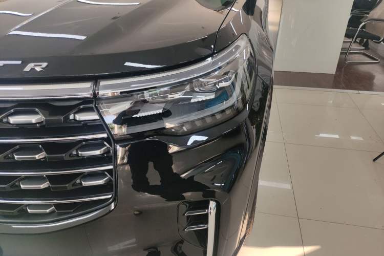 Used Ford Explorer 2024 2.3T EcoBoost Four-Wheel Drive Titanium Edition 6 Seats