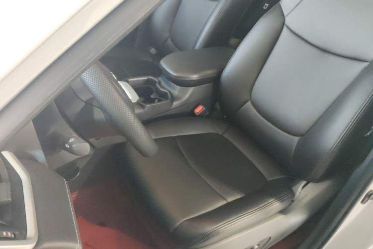 Used Toyota RAV4 2022 2.0L CVT Two-Wheel Drive Fashion Edition
