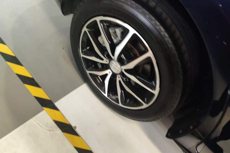 Used BYD Song MAX 2018 1.5T Automatic Smart Connect Elite Model with 6 Seats