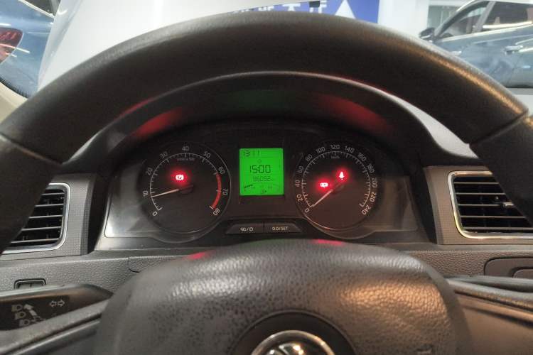 Used Skoda Rapid 2015 1.6L Manual Smart Selection Model
