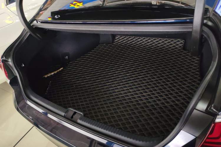 Used Lexus ES 2022 300h Excellence Edition
