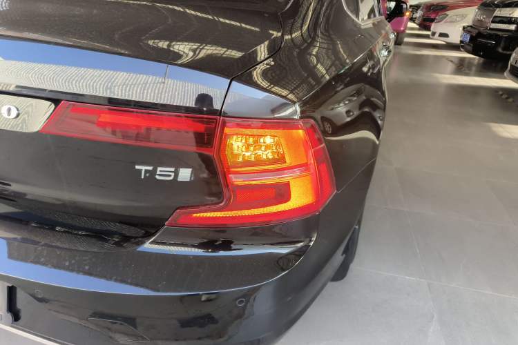 Used Volvo S90 2020 T5 Zhiyi Luxury Edition
