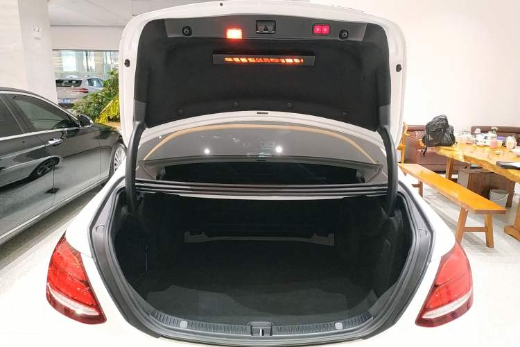 Used Mercedes-Benz E-Class 2019 Restyled E 300 L Sport Luxury Edition