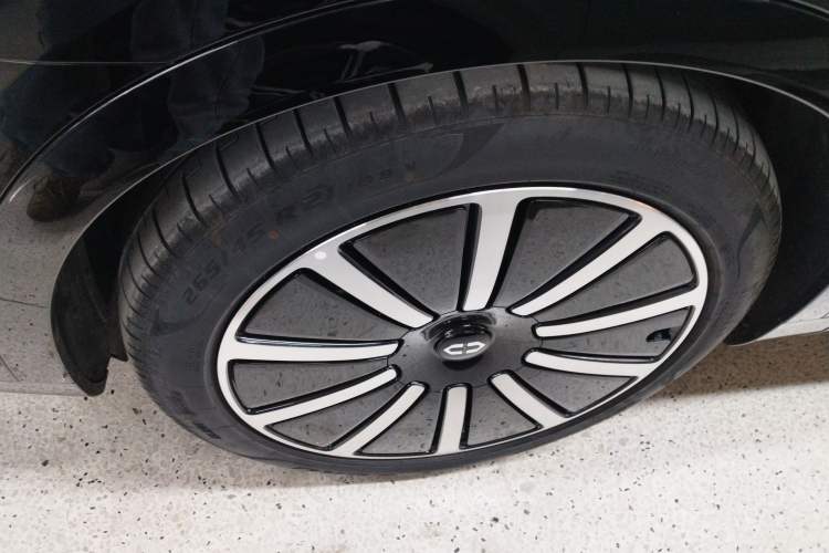 Used Hima AITO M9 2024 Range-Extended Ultra Version 42 kWh 6-Seater Model
