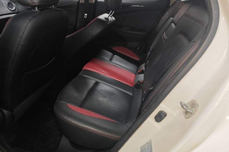 Used Changan Eado 2015 1.6L Manual Junku Model China V Standard