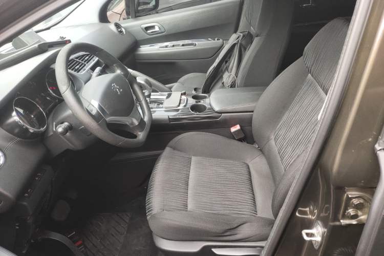 Used Peugeot 3008 2015 2.0L Automatic Classic Edition
