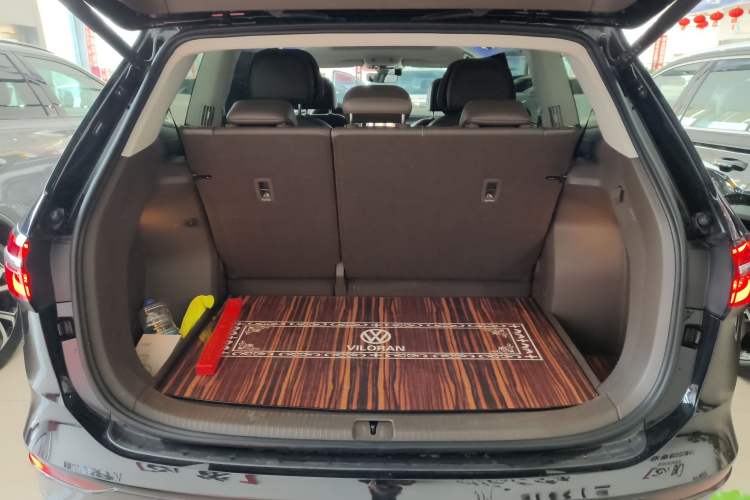 Used Volkswagen Viloran 2024 380TSI Premium Edition
