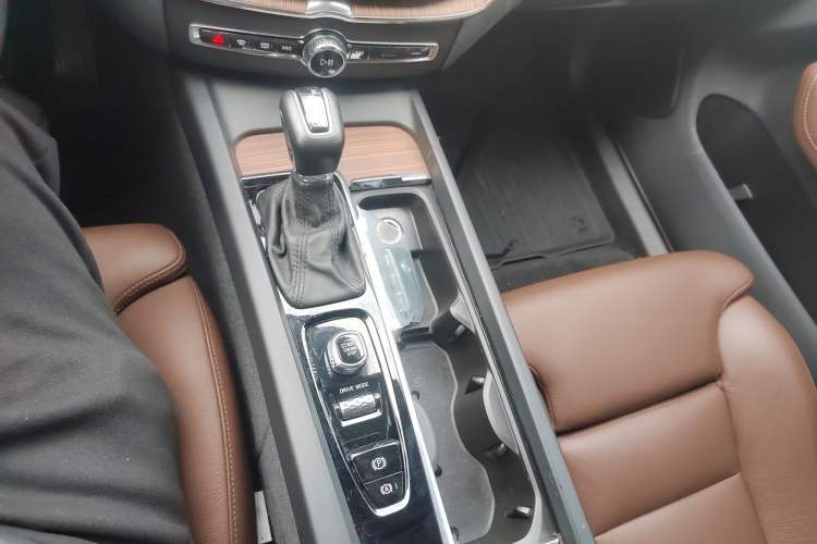 Used Volvo XC60 2021 T5 4x4 Smart Luxury Edition
