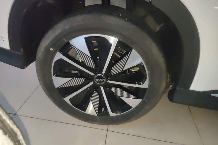 Used BYD Song PLUS New Energy 2025 EV Intelligent Driving Version 520km Premium Model
