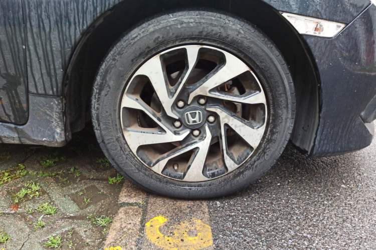 Used Honda Civic 2016 220TURBO CVT Luxury Edition
