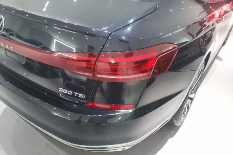 Used Volkswagen Passat 2024 380TSI Dragon Glory Edition
