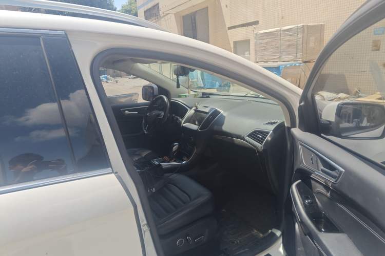 Used Ford Edge 2016 EcoBoost 245 Four-Wheel Drive Titanium Edition 7-Seater
