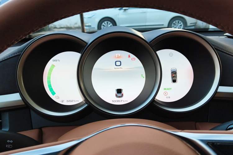 Used ORA Lightning Cat 2022 555 km Luxury Edition
