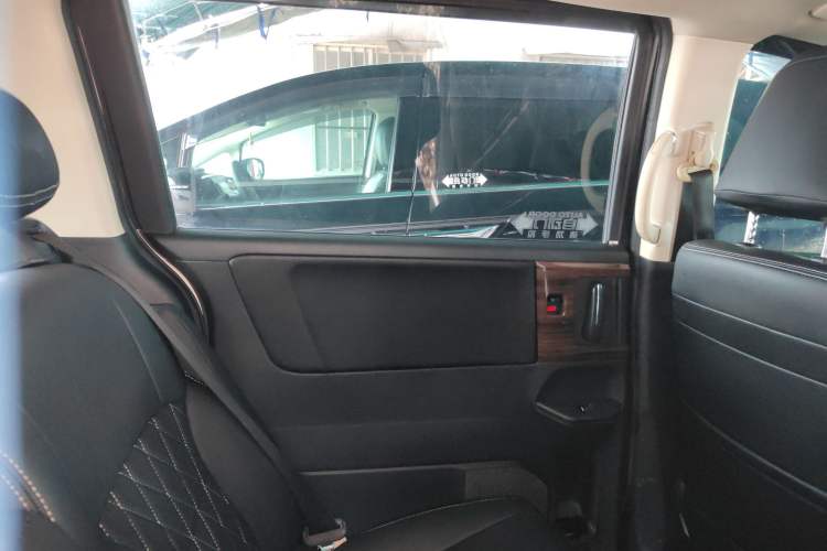 Used Honda Elysion 2016 2.4L Comfort Edition
