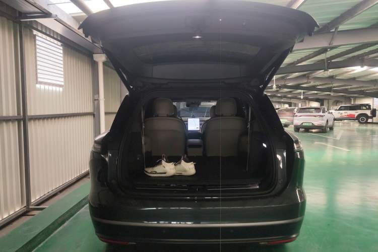 Used Nio ES8 2023 75 kWh Executive Edition
