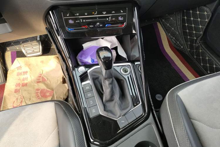 Used Volkswagen Tayron X 2020 330TSI Two-Wheel Drive Luxury Smart Connectivity Version
